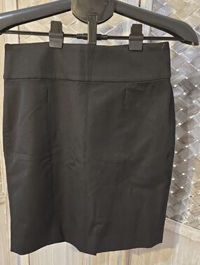 Banana Republic Black Pencil Skirt - Sleek Workwear
